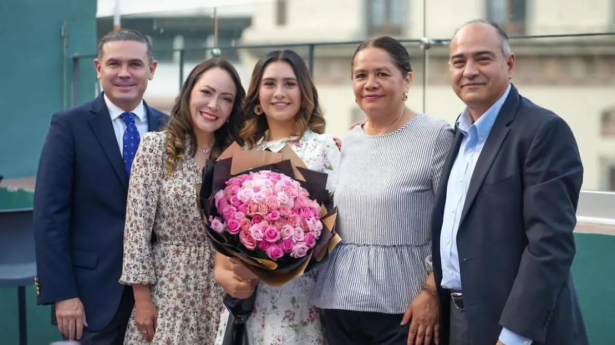 LIZ AYALA REINA DE LAS FIESTAS DE SAN JUAN Y PRESA DE LA OLLA 2024(1)